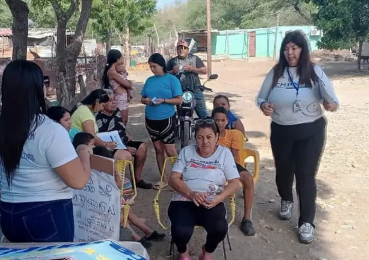 Dando respuestas a solicitudes en la pasada jornada social realizada en el Barrio Lara, el CMDNNA realizó una formación del programa "Educando en Familia".