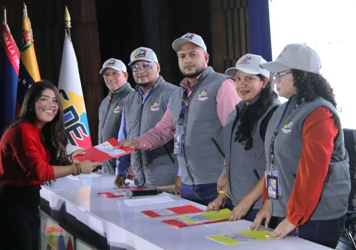 En Coro se realizó la ceremonia de proclamación del gobernador Víctor Clark Boscán, diputados y legisladores por la Oficina Regional del CNE.