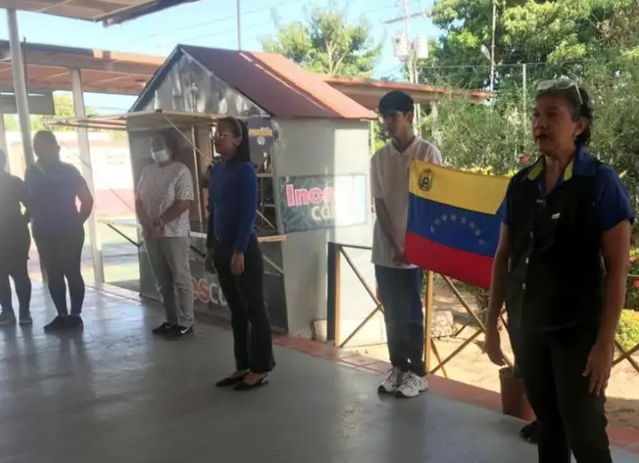 En Inces Falcón rindieron honores al Himno Nacional