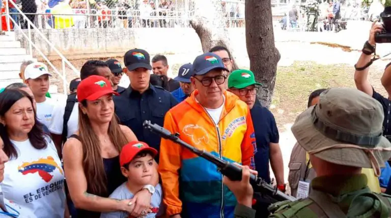 Jorge Rodríguez: elecciones transcurren en «absoluta paz»