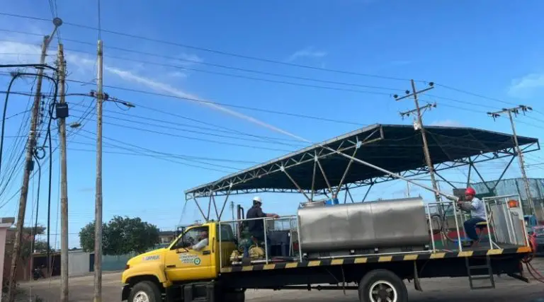 Falcón | Fortalecen suministro de energía con lavado a líneas de distribución