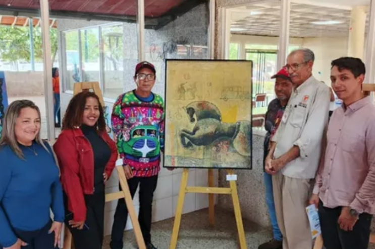 La comunidad artística falconiana se unió en una muestra colectiva para rendir un merecido homenaje a la trayectoria del artista Leonel Vera.