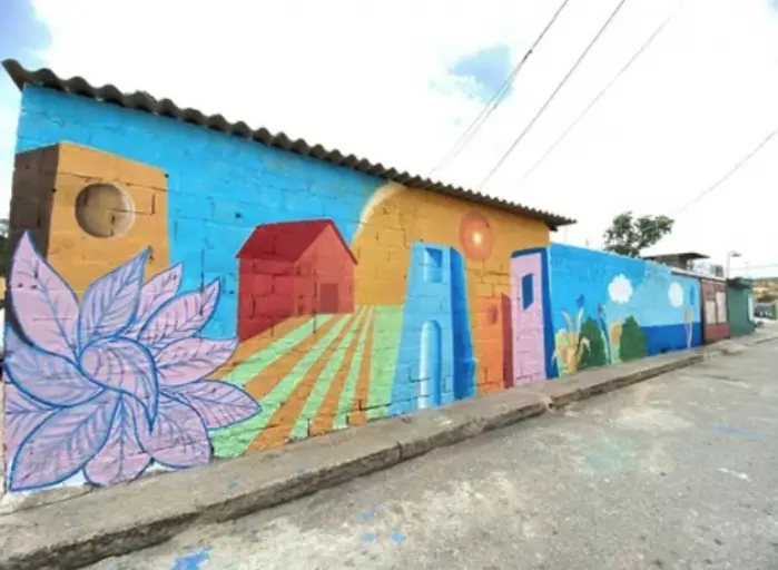 El Plan Tricolor Cinético y Muralístico rehabilitó más de 100 viviendas, recuperó una cancha y embelleció iglesia católica de Miramar