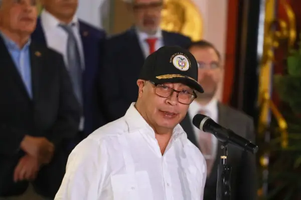 Petro estudia posible compra de la petroquímica venezolana Monómeros por Ecopetrol