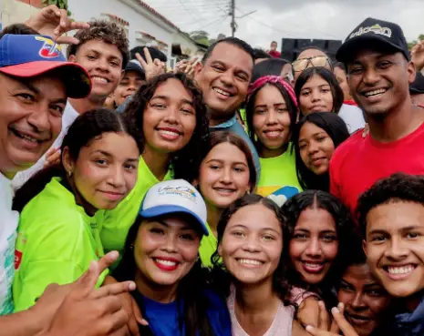 El candidato a la Gobernación de Falcón, Víctor Clark, fue acogido con muestras de afecto y lealtad este jueves durante la visita al municipio Jacura.