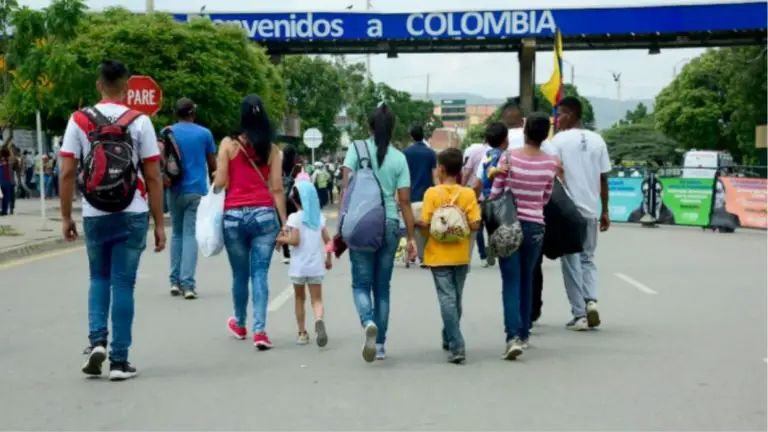 Venezuela reanuda tránsito aéreo y terrestre con Colombia tras comicios
