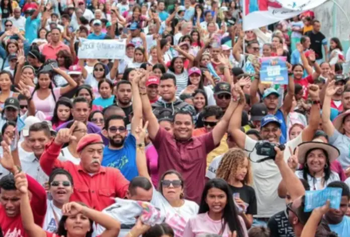 El pueblo de San Francisco tomó las calles de Mirimire para expresar su apoyo rotundo e irrestricto a los candidatos de la Patria.