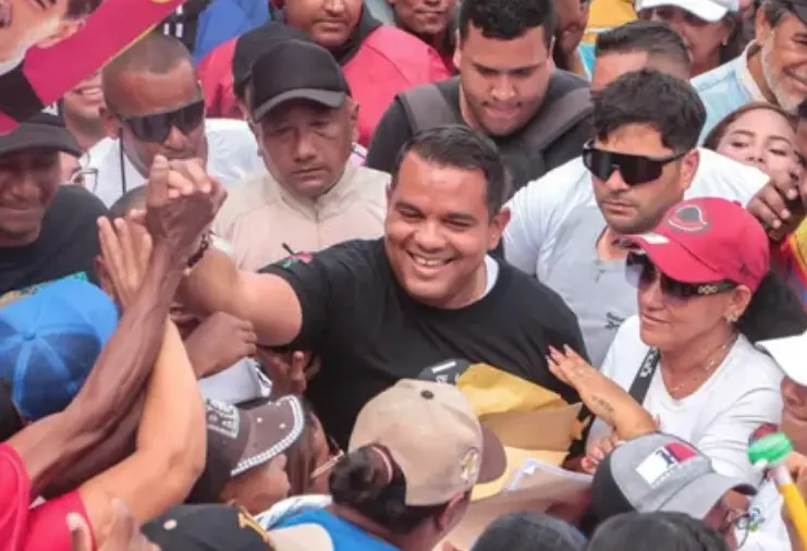 Los candidatos del Gran Polo Patriótico Simón Bolivar fueron a Tucacas a realizar un casa a casa, recorrido popular y un gran encuentro con la fuerza viva.