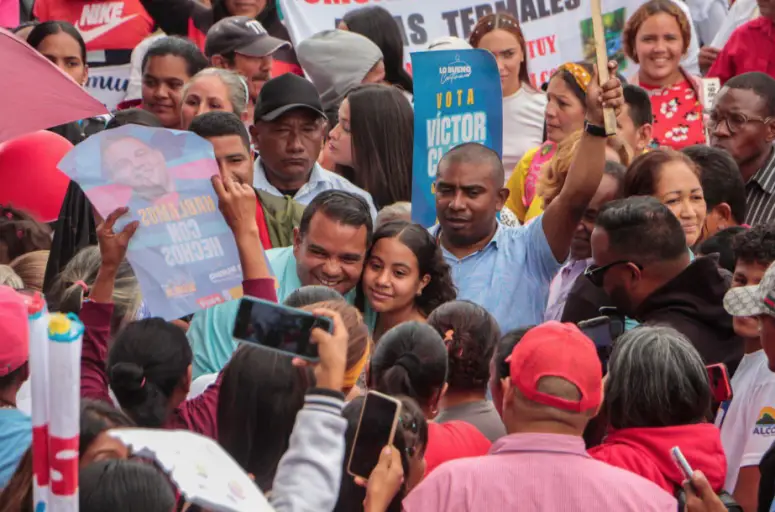 El recorrido por parte del candidato a la Gobernación de Falcón, Víctor Clark, fue en las comunidades de El Charal y Las Vegas del Tuy del municipio Unión.