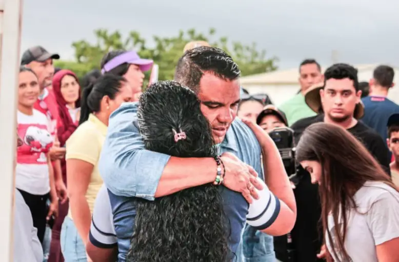 El candidato de la Patria a la gobernación, Víctor Clark, pasó de Paraguaná hacia el occidente para encontrarse con el pueblo del municipio Buchivacoa.