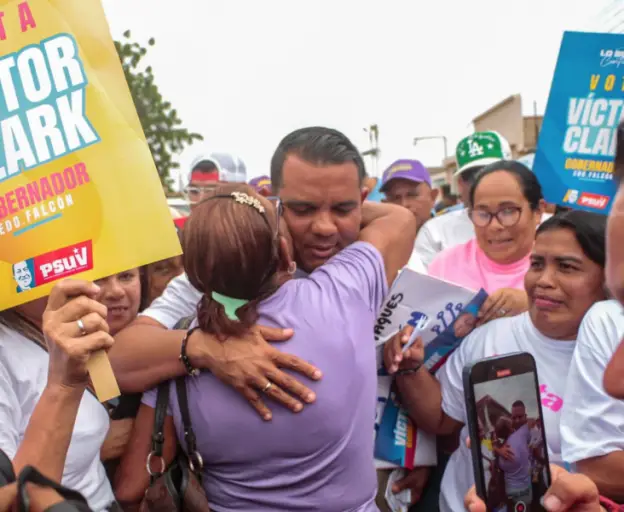 En el municipio Los Taques el pueblo de Creolandia caminó junto al candidato del Gran Polo Patriótico Simón Bolivar, Víctor Clark, para celebrar la opción.