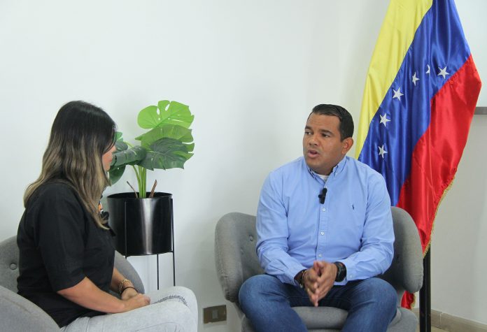 El candidato a la Gobernación de Falcón por el Gran Polo Patriótico Simón Bolívar, Víctor Clark, indicó que su candidatura habla con hechos.
