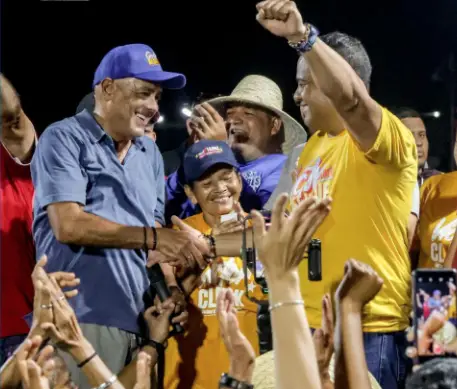 Desde la bahía de Las Piedras, Jorge Rodríguez y los candidatos del GPPSB en el estado Falcón continuaron su peregrinar de cara a los comicios del 25 de mayo.
