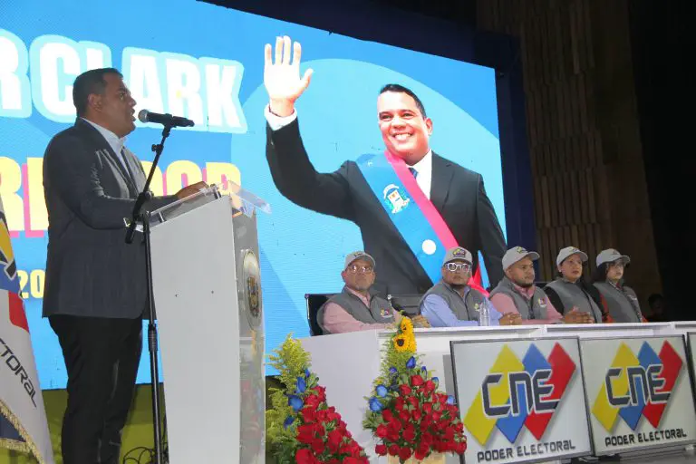 En Coro se realizó la ceremonia de proclamación del gobernador Víctor Clark Boscán, diputados y legisladores por la Oficina Regional del CNE.