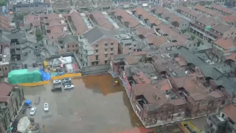 Así mueven en Shanghái un barrio entero (VIDEO)