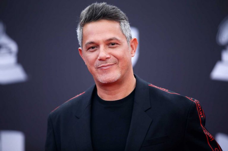 Alejandro Sanz respondió a fan que lo acusó de abuso