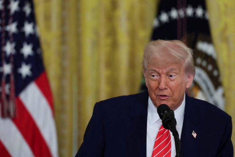 Trump evalúa cambios en política migratoria