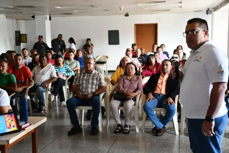 Carirubana fortalece la gestión comunal con formación en rendición de cuentas