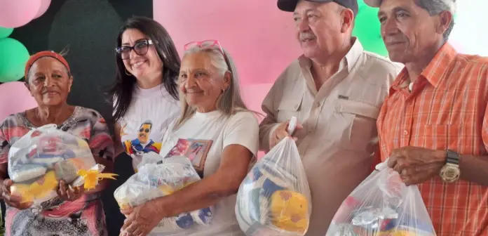 La atención especial a los abuelos del municipio Federación siguió en la parroquia El Paují con la asistencia de más 58 adultos mayores.