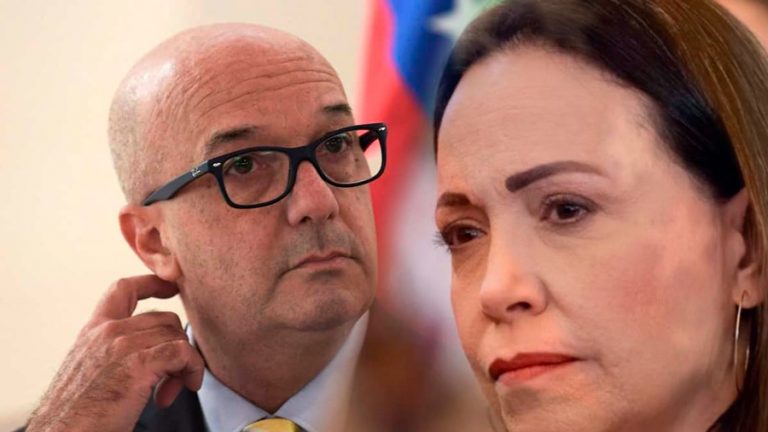 Cabello: María Corina Machado y Simonovis planean atacar un templo judío
