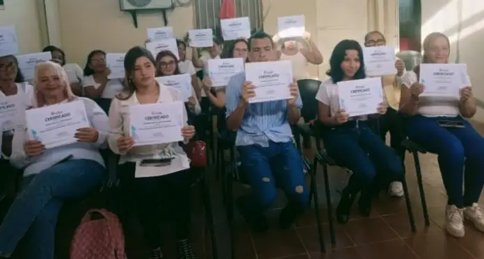 El Inces en el municipio Los Taques del estado Falcón, realizó un acto de entrega de certificados a 25 participantes.