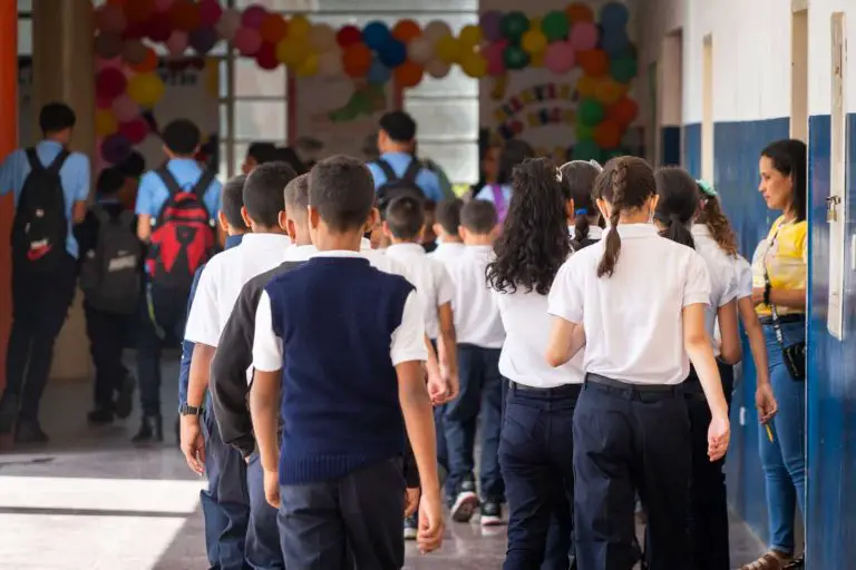 Héctor Rodríguez: Las clases en Venezuela no han terminado