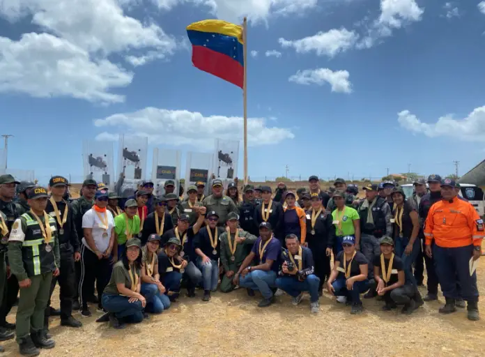 Periodistas y reporteros gráficos realizaron un taller de Corresponsal de Guerra y Orden Interno en el patrio de ejercicios del CZGNB-13.