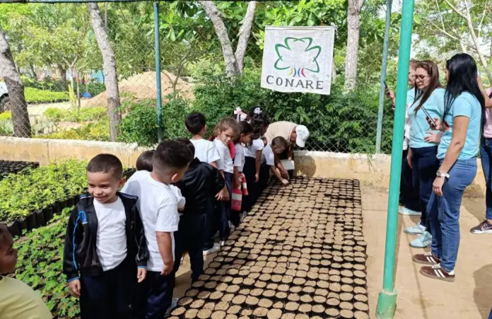 Una divertida charla sobre la importancia del ambiente en la vida humana cautivó a 50 niños a propósito del Día Mundial del Ambiente.