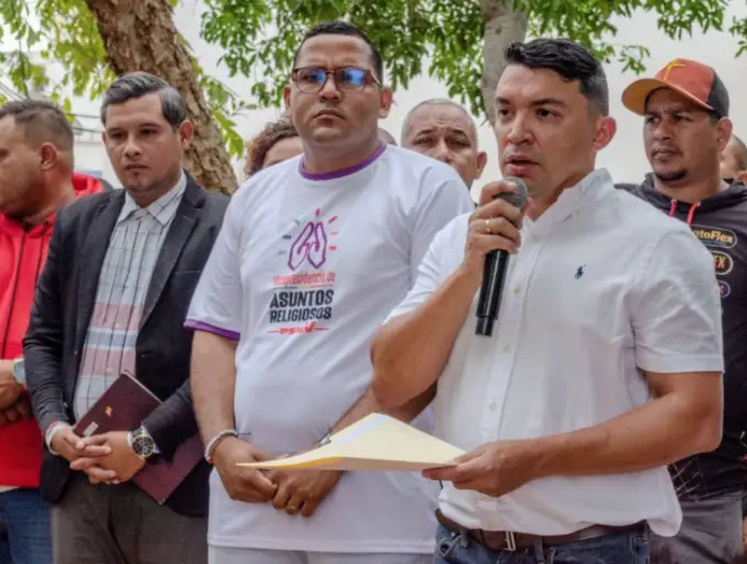 Desde las plazas Bolívar de los 25 municipios de la región, el pueblo falconiano se pronunció a favor de la Cumbre Mundial de la Paz.