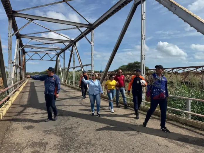 Las instituciones de la Gobernación de Falcón se encuentran activos para continuar con la limpieza de caños, quebradas y ríos.