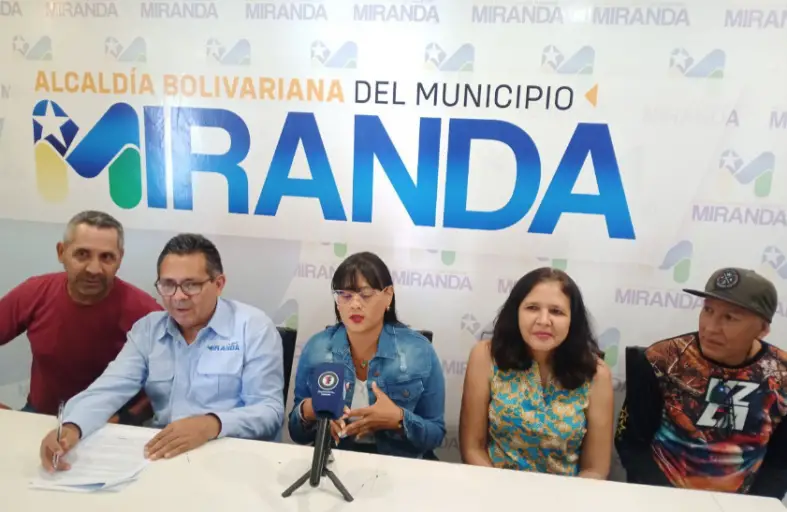 Este lunes Castor Nuñez informó que el proyecto muralístico de los 500 rostros de Coro se complementará ahora con una obra literaria.