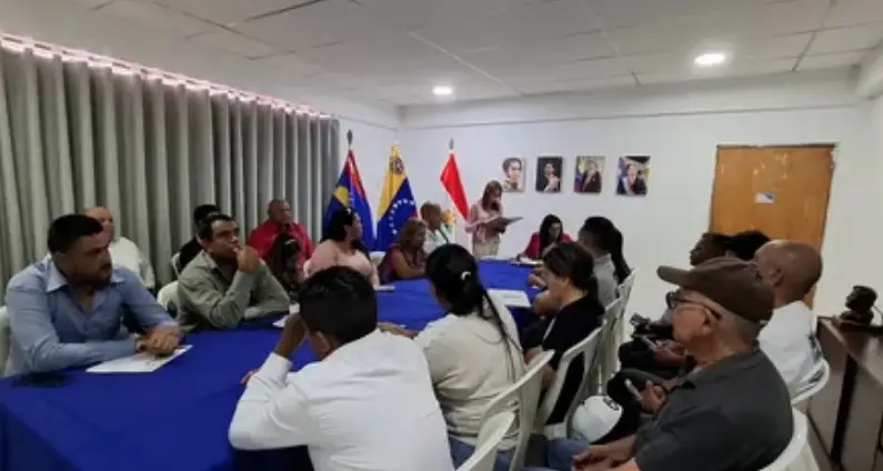 Este jueves el Consejo Local de Planificación Pública del municipio Federación sostuvo una mesa de trabajo para afinar las estrategias que faciliten la transferencia de recursos al poder popular como una manera de fortalecer a los 21 circuitos comunales.