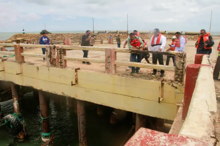 Autoridades inspeccionan muelle de Muaco para trazar plan de reactivación
