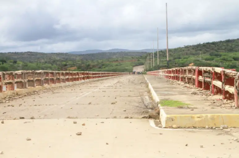 El gobernador de Falcón, Víctor Clark, hizo una inspección por el muelle de Muaco con el fin de consolidar proyectos que lo potencien