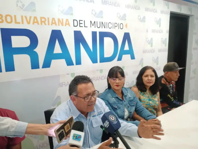 Este lunes Castor Nuñez informó que el proyecto muralístico de los 500 rostros de Coro se complementará ahora con una obra literaria.