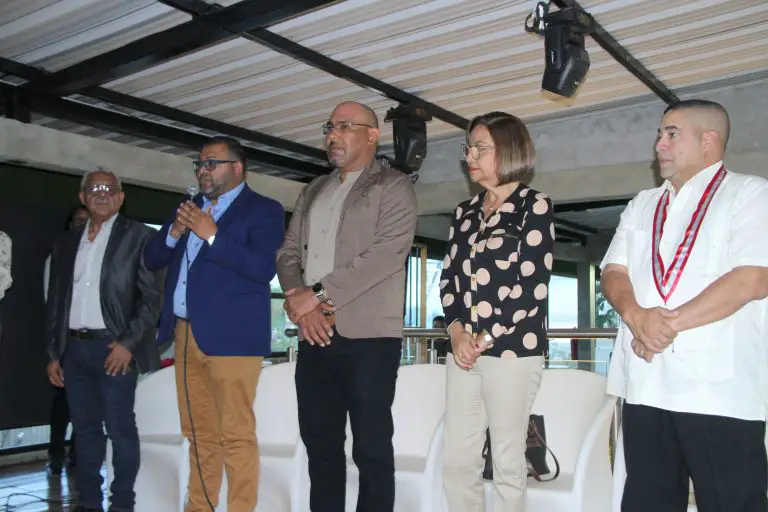La Cámara Municipal de Colina realizó la sesión especial para entregar el Premio Municipal de Periodismo y la orden "Bhilla Torres de Molina"