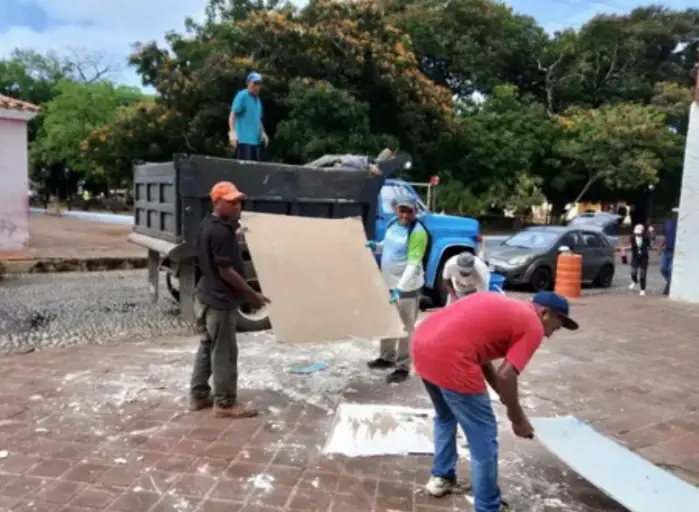 La visión de una UNEARTE con sede propia en Coro toma forma día a día. Los trabajos de limpieza en su futura sede universitaria.