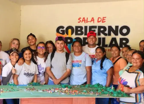 En el recorrido realizado por el territorio de seis comunas del municipio Mauroa del estado Falcón, se contactó el compromiso y la vehemencia del poder popular organizado por hacer realidad los proyectos ganadores de las consultas populares nacionales.