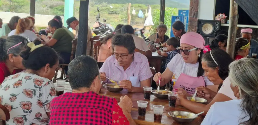 La atención especial a los abuelos del municipio Federación siguió en la parroquia El Paují con la asistencia de más 58 adultos mayores.