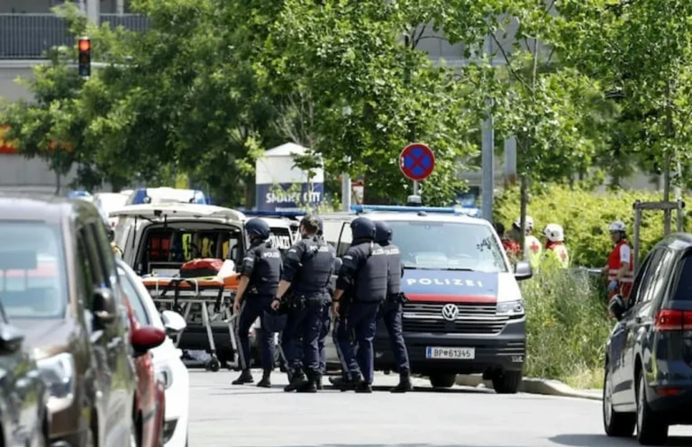 Tiroteo en escuela deja 10 muertos en Austria