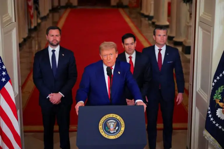 Trump no descarta un «cambio de régimen» en Irán