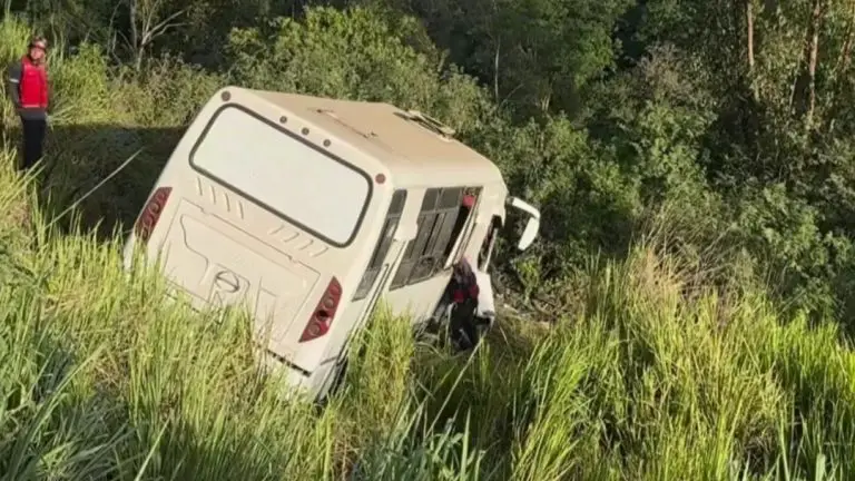 Accidente de tráfico en la bajada de Tazón dejó un saldo de 29 heridos