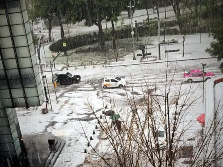 Ciudad de México: Fuertes lluvias y granizo provocan caos