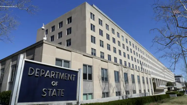 Departamento de Estado realiza despidos masivos por órdenes de Trump