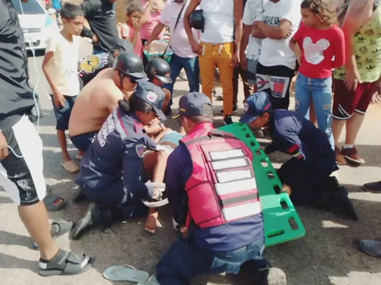 Cuatro heridos en colisión de motos en Caujarao en Coro
