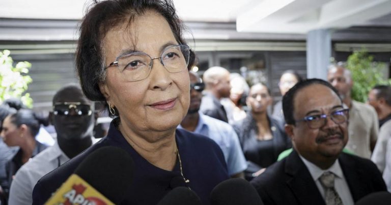 Jennifer Geerlings-Simons asume como presidenta de Surinam