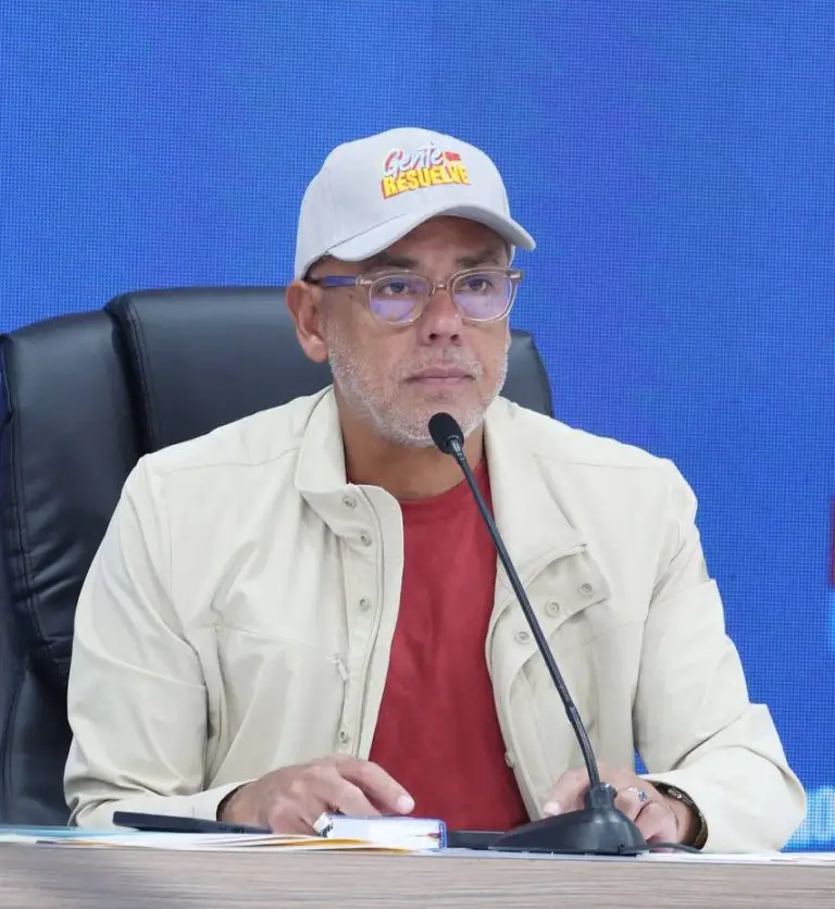 Jorge Rodríguez insta a candidatos a seguir en las calles