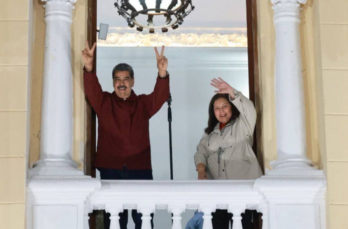 Maduro asegura que el PSUV y aliados ganan 285 alcaldías