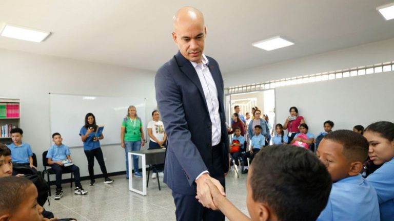 Ministerio de Educación consulta contenidos para el área de lenguaje
