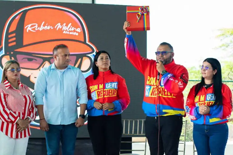 Rubén Molina entregó Plan de Gobierno ante el pueblo del Colina